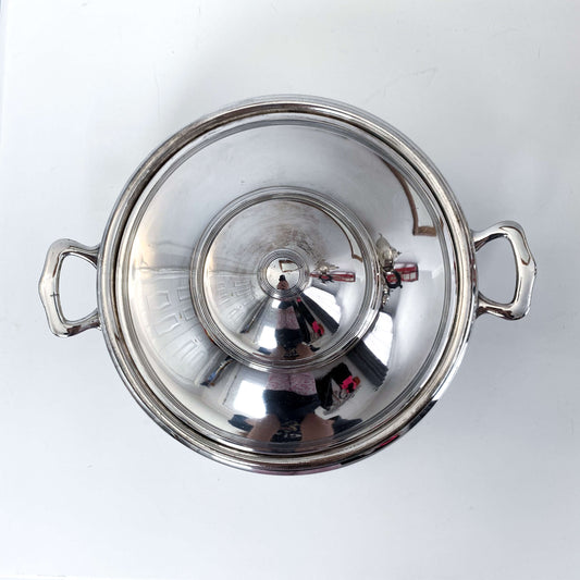 Service in style - Silver Plated Round Dish - Classic & Kitsch