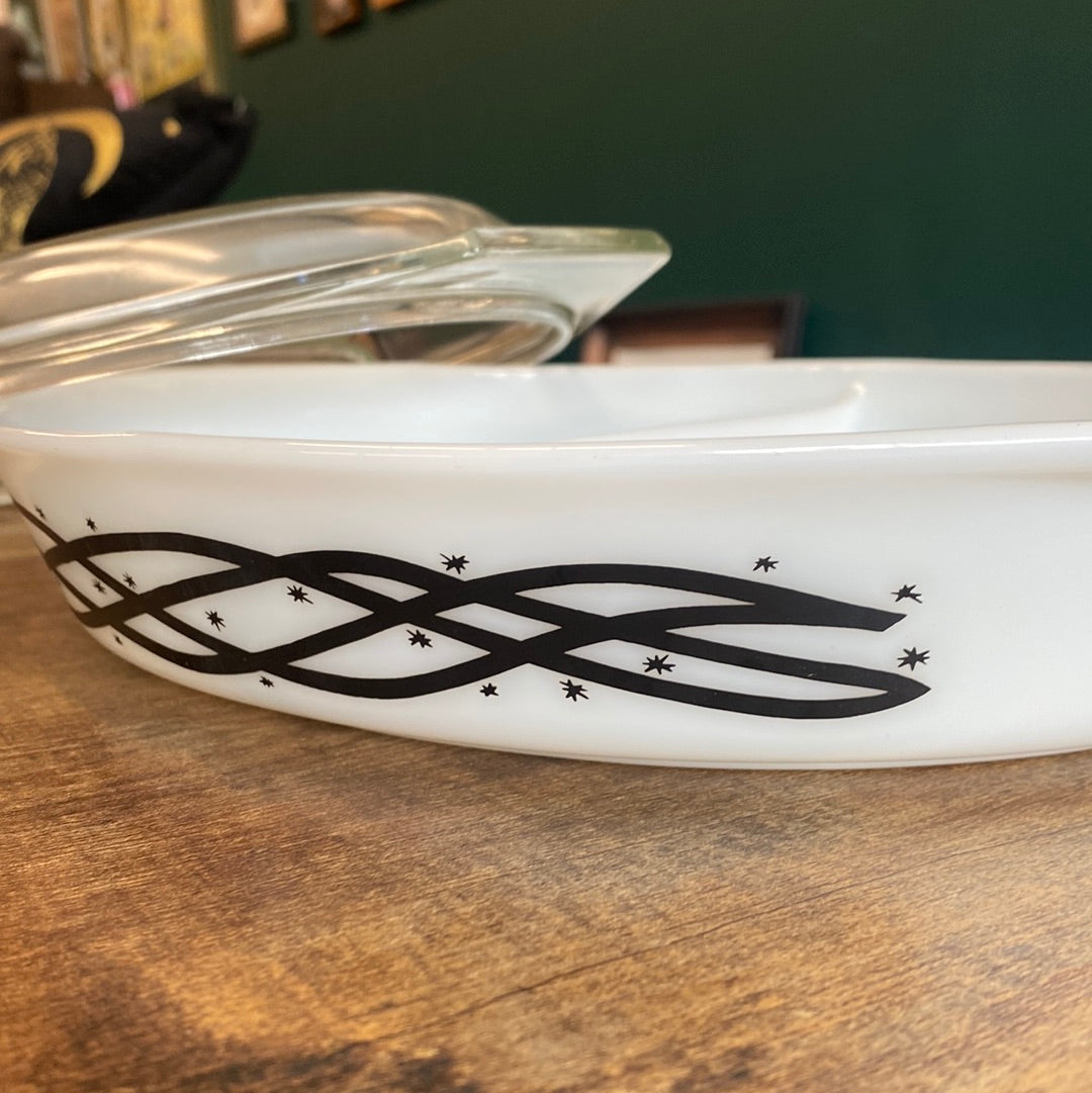 Pyrex 945C-13 Oval Baking Dish - Classic & Kitsch