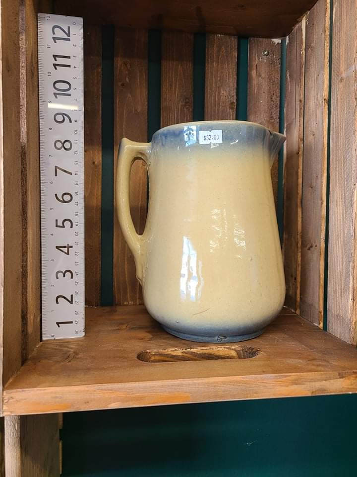 Vintage stoneware jug - Classic & Kitsch