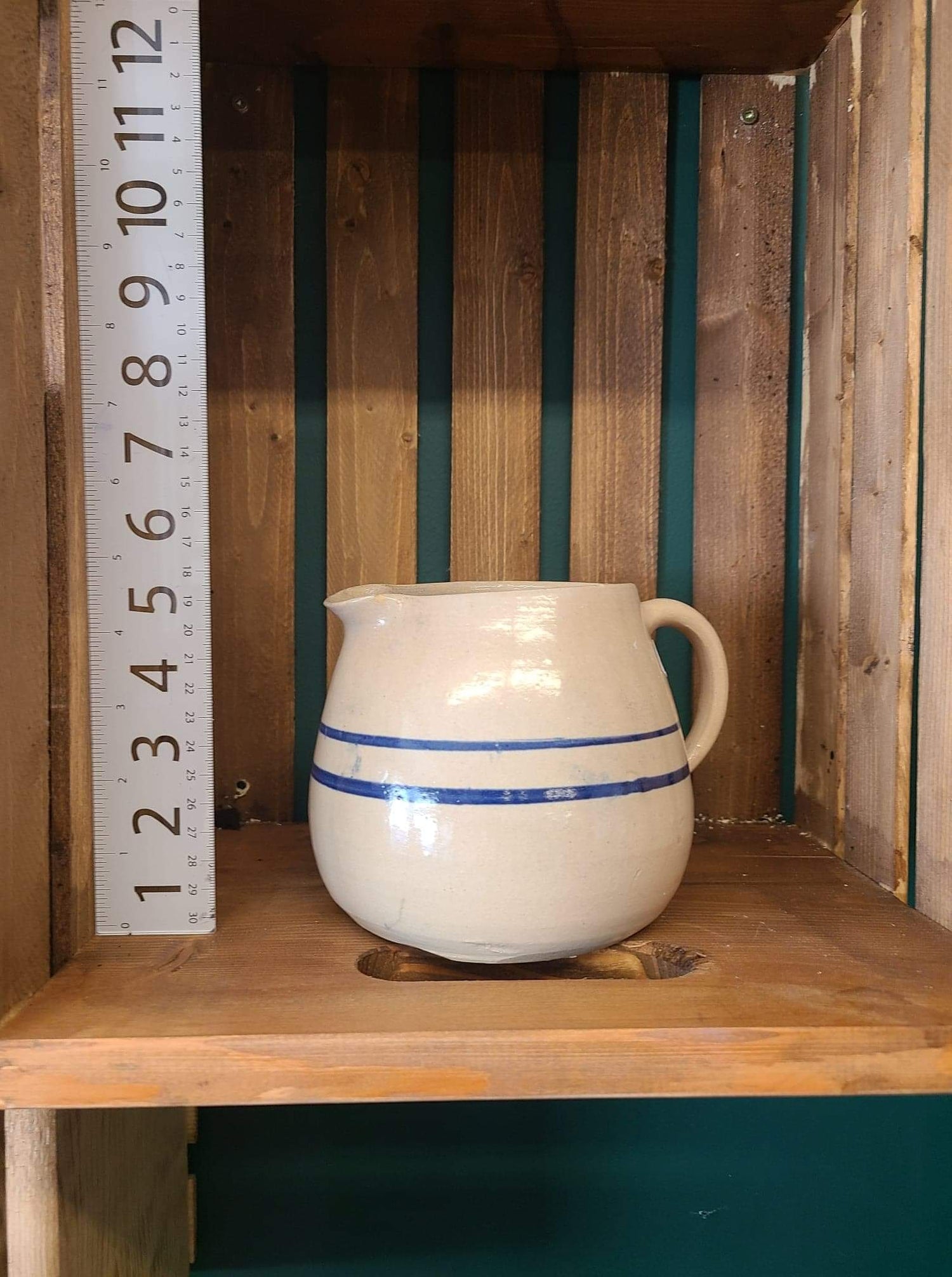 Short and stout vintage jug - Classic & Kitsch